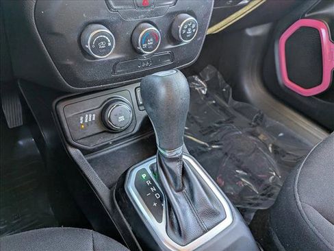 Used 2018 Jeep Renegade Sport w/ Power & Air Group image 11