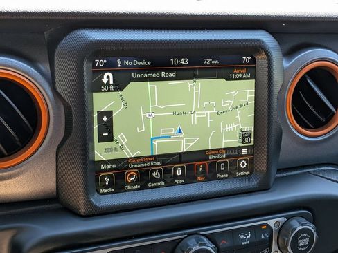 Used 2023 Jeep Gladiator Mojave w/ LED Lighting Group AWD/4WD image 17