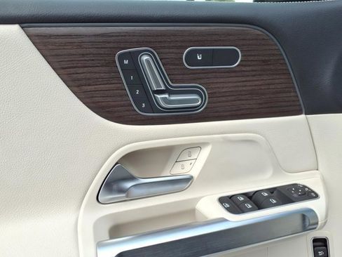 New 2026 Mercedes-Benz GLB 250 image 12