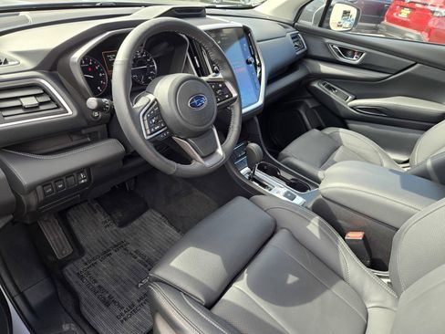 Used 2023 Subaru Ascent Limited AWD/4WD image 10