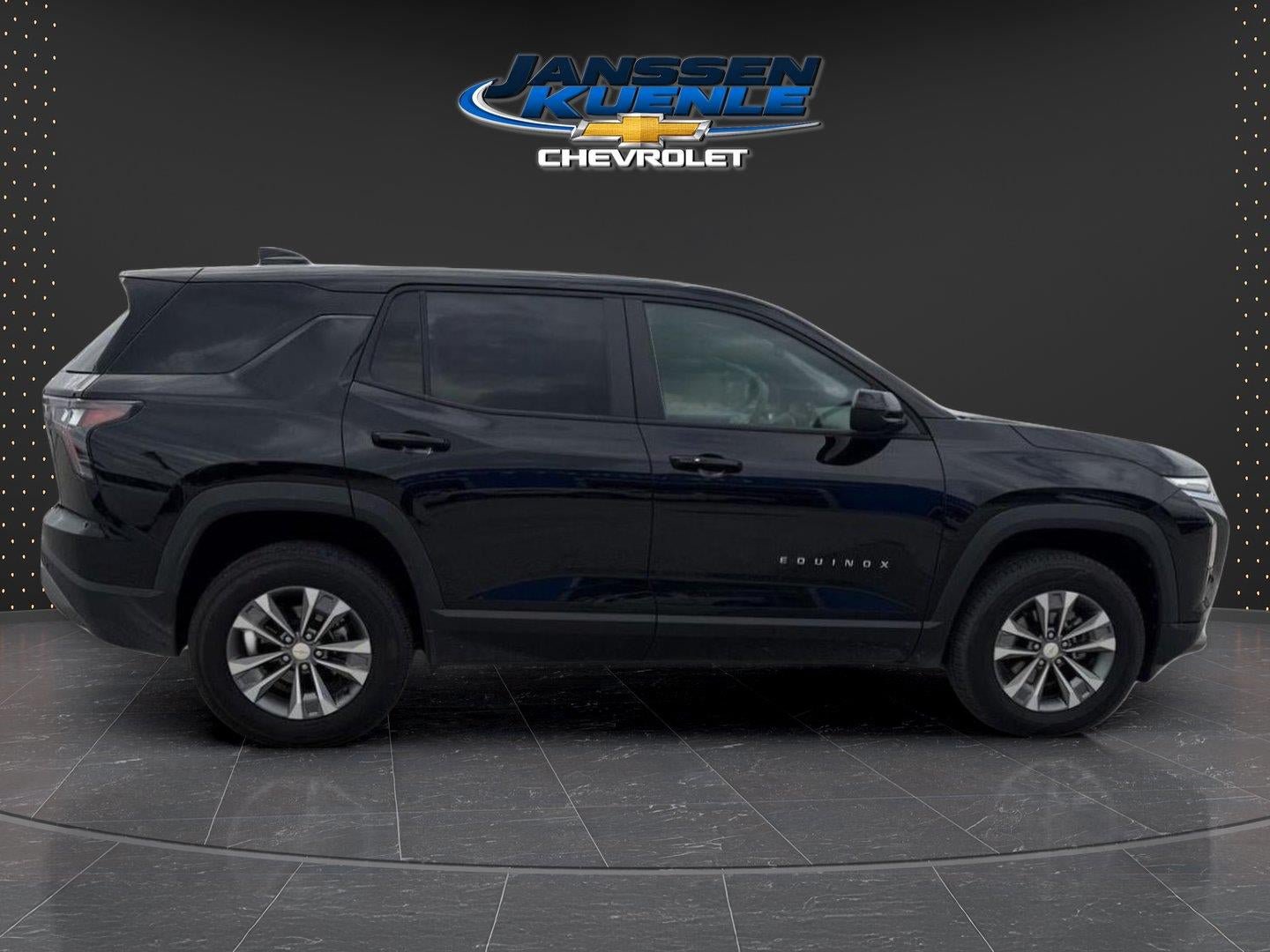 Used 2025 Chevrolet Equinox LT FWD image 4