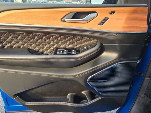 Used 2023 Jeep Grand Cherokee Summit image 14