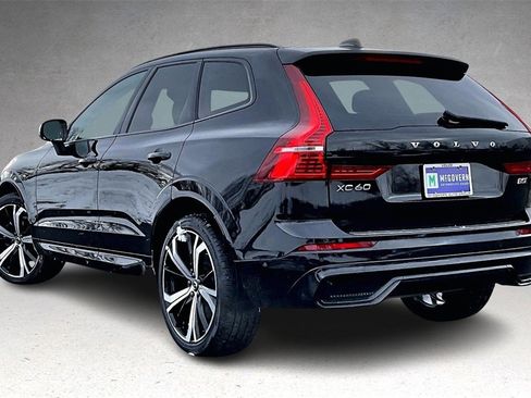 Certified 2023 Volvo XC60 B5 Ultimate w/ Climate Package image 4