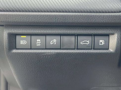 Used 2025 Toyota Camry SE FWD image 29
