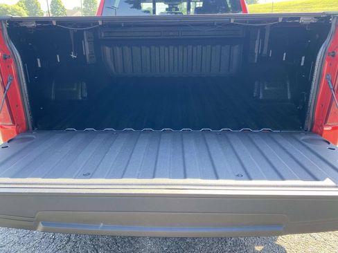 Used 2025 Chevrolet Silverado 1500 LT w/ Leather Package AWD/4WD image 8