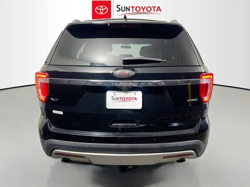 Used 2016 Ford Explorer XLT image 5