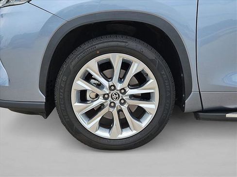 Used 2022 Toyota Highlander Limited FWD image 22