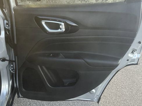 New 2026 Jeep Compass Latitude image 18