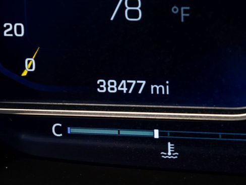 Used 2023 Chevrolet Tahoe Z71 w/ Off-Road Capability Package image 17