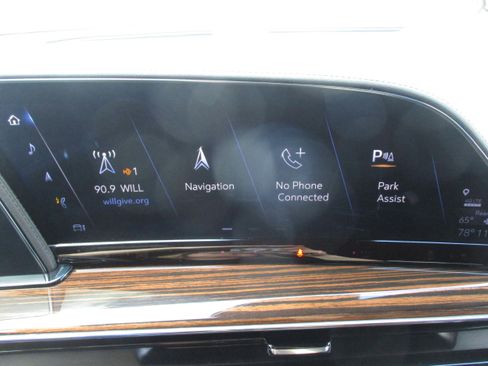Used 2024 Cadillac Escalade Luxury RWD image 19