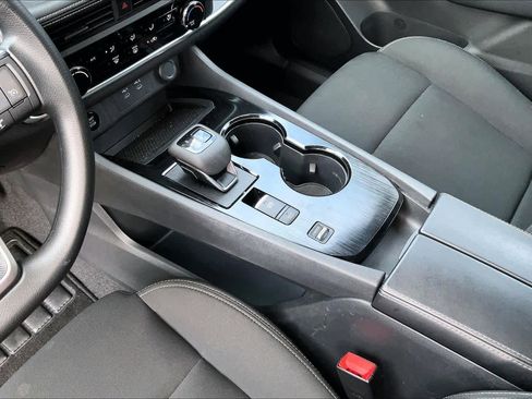 Certified 2025 Nissan Rogue S FWD image 13