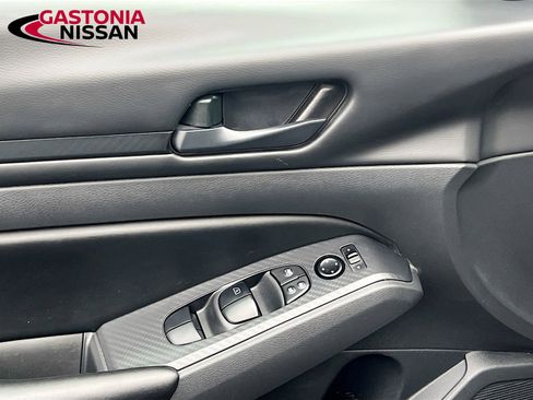 Used 2024 Nissan Altima 2.5 S image 22
