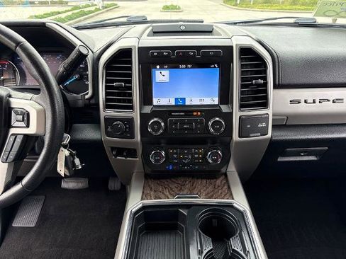 Used 2019 Ford F250 Lariat w/ Chrome Package image 22