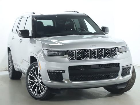 Used 2024 Jeep Grand Cherokee L Summit AWD/4WD image 2