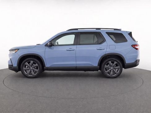 Used 2025 Honda Pilot Sport image 6