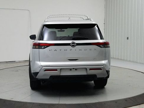 Used 2025 Nissan Pathfinder SL FWD image 7
