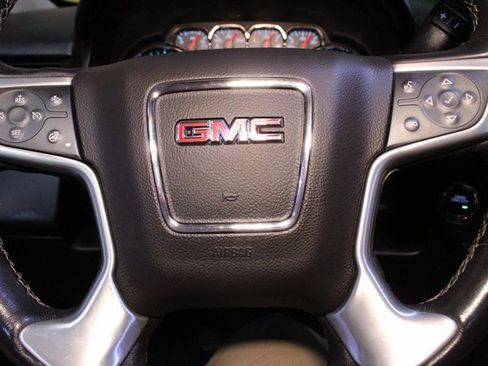 Used 2019 GMC Yukon XL SLT image 24