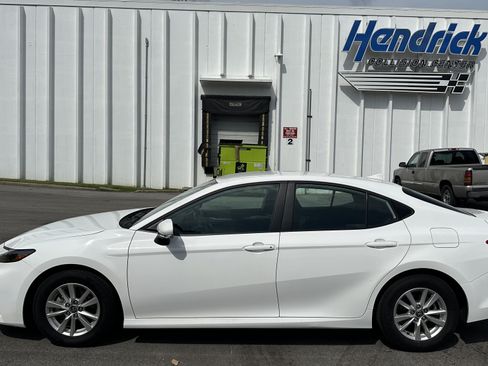 Used 2025 Toyota Camry LE FWD image 7