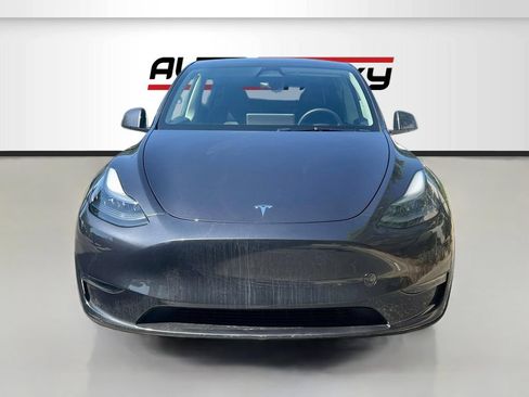 Used 2025 Tesla Model Y Long Range RWD image 2