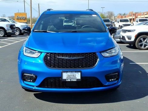 New 2026 Chrysler Pacifica Select FWD image 26