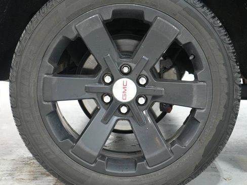 Used 2015 GMC Yukon XL Denali w/ Premium Package image 12