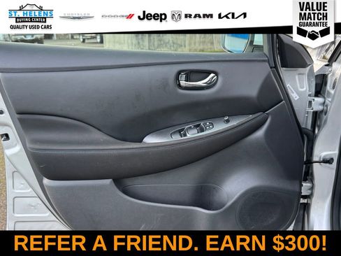 Used 2022 Nissan Leaf S image 17