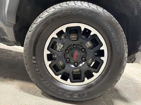 Used 2024 Toyota Tacoma TRD Off-Road image 39