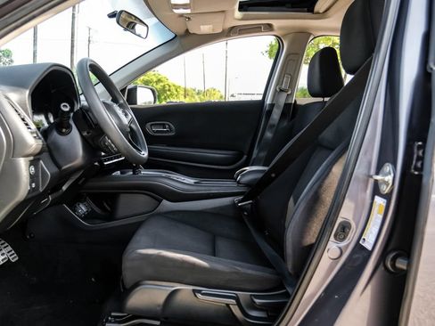 Used 2018 Honda HR-V EX image 36