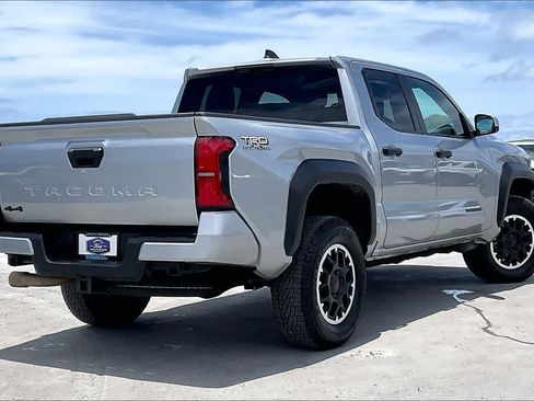 Used 2024 Toyota Tacoma TRD Off-Road AWD/4WD image 22