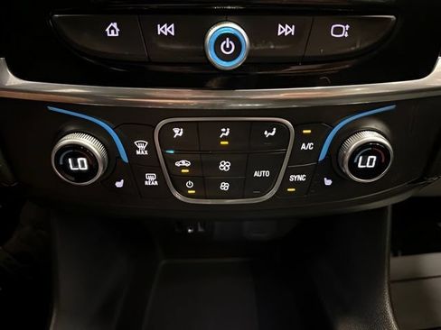 Used 2018 Chevrolet Traverse LT AWD/4WD image 23