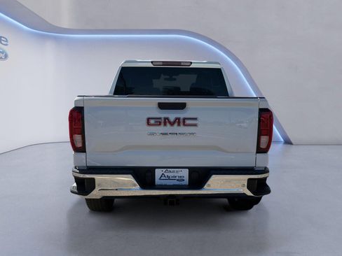 Used 2021 GMC Sierra 1500 4x4 Crew Cab w/ Sierra Value Package image 4