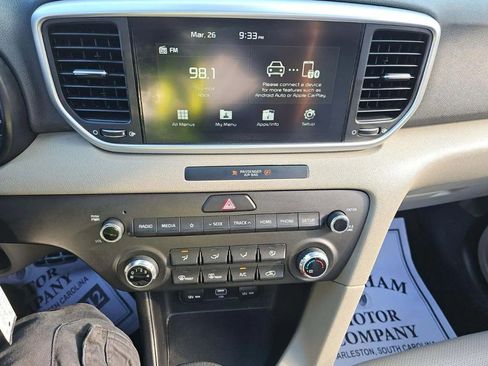 Used 2022 Kia Sportage Nightfall Edition image 6