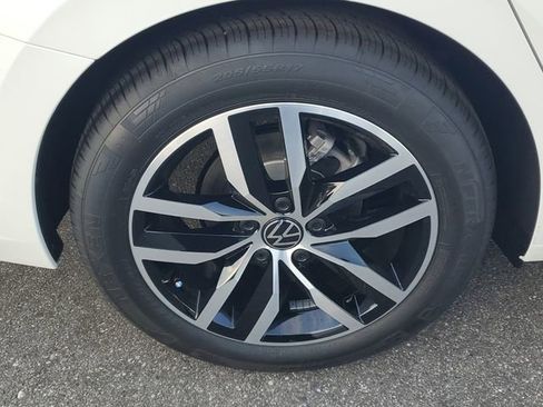 New 2026 Volkswagen Jetta SE FWD image 5