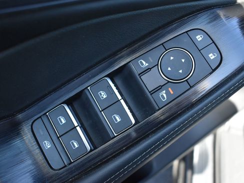 Used 2023 Nissan Rogue SL image 13