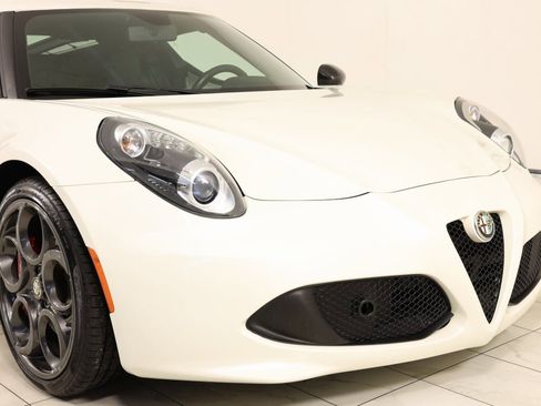 Used 2015 Alfa Romeo 4C Base w/ Leather Interior Group image 25