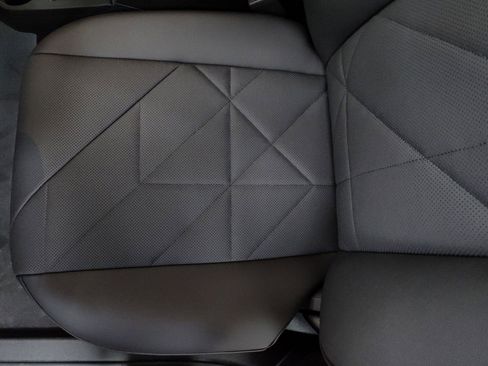 New 2026 BMW iX xDrive60 w/ Premium Package image 18