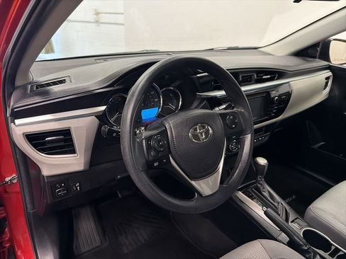 Used 2014 Toyota Corolla LE FWD image 19