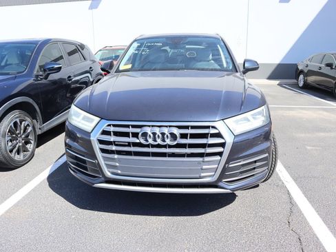 Used 2019 Audi Q5 2.0T Premium Plus w/ Premium Plus Package AWD/4WD image 3