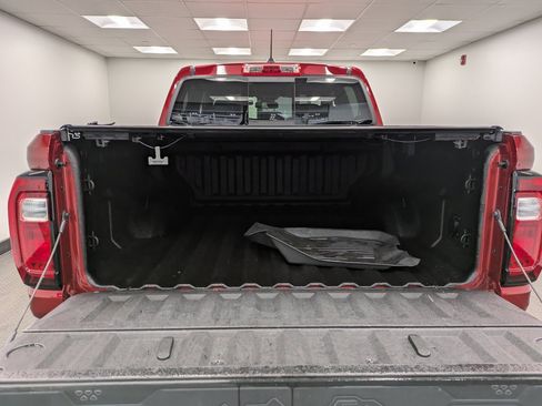 Used 2024 GMC Canyon AT4 image 24