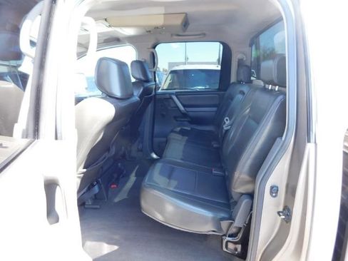 Used 2006 Nissan Titan LE w/ (U01) Nissan Navigation Pkg image 12