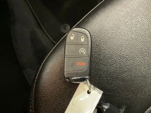 Used 2025 Jeep Compass Limited AWD/4WD image 27
