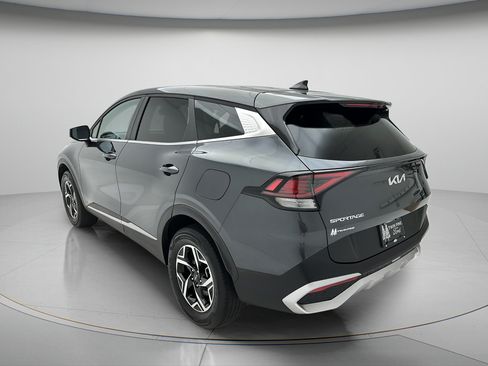 Used 2023 Kia Sportage LX AWD/4WD image 5
