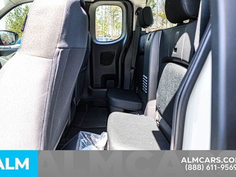 Certified 2025 Nissan Frontier SV image 21