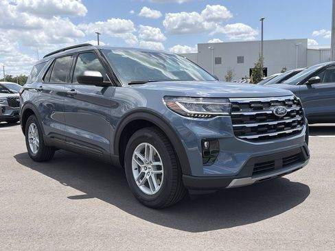 New 2026 Ford Explorer Active w/ Active Comfort Package RWD image 2