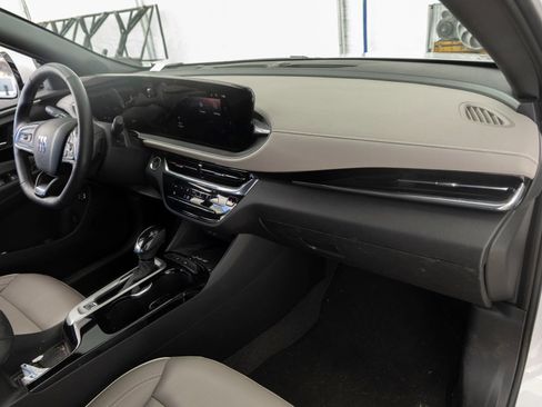 Used 2025 Buick Envista Avenir FWD image 28