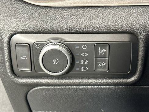 Used 2020 Ford Explorer Limited image 23