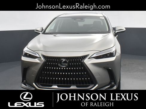 Used 2024 Lexus NX 250 FWD image 4
