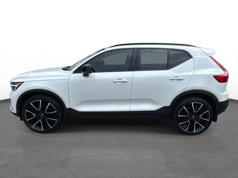 Used 2024 Volvo XC40 B5 Ultimate w/ Climate Package AWD/4WD image 6