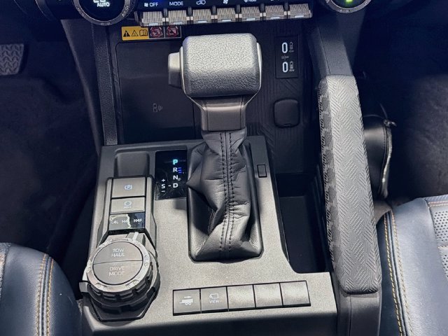 Used 2025 Toyota 4Runner Platinum AWD/4WD image 14