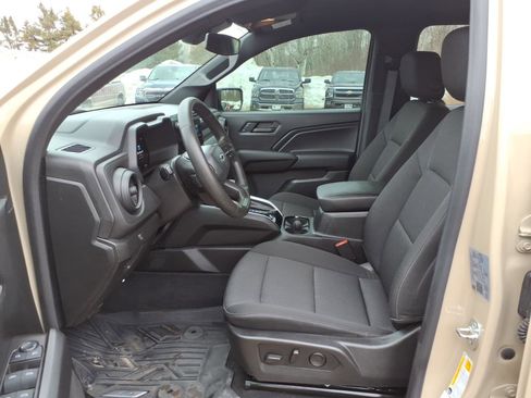 Used 2024 Chevrolet Colorado Trail Boss w/ Safety Package image 10